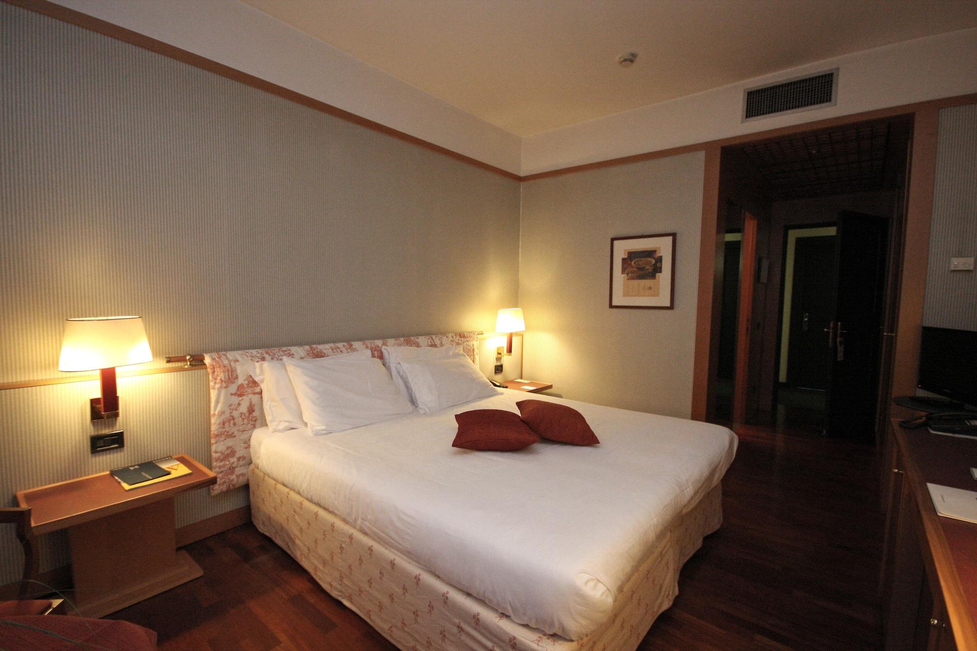 Hotel Della Rotonda Saronno Extérieur photo