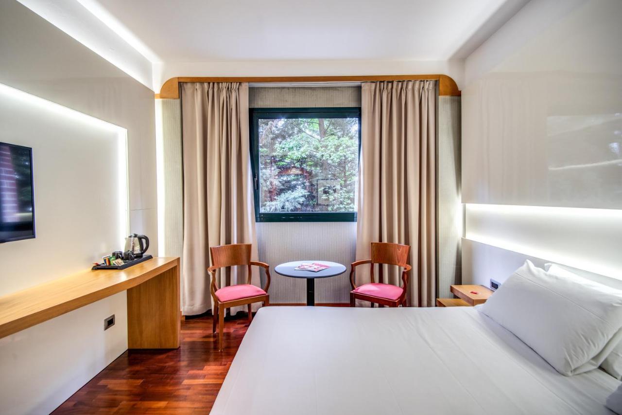 Hotel Della Rotonda Saronno Extérieur photo