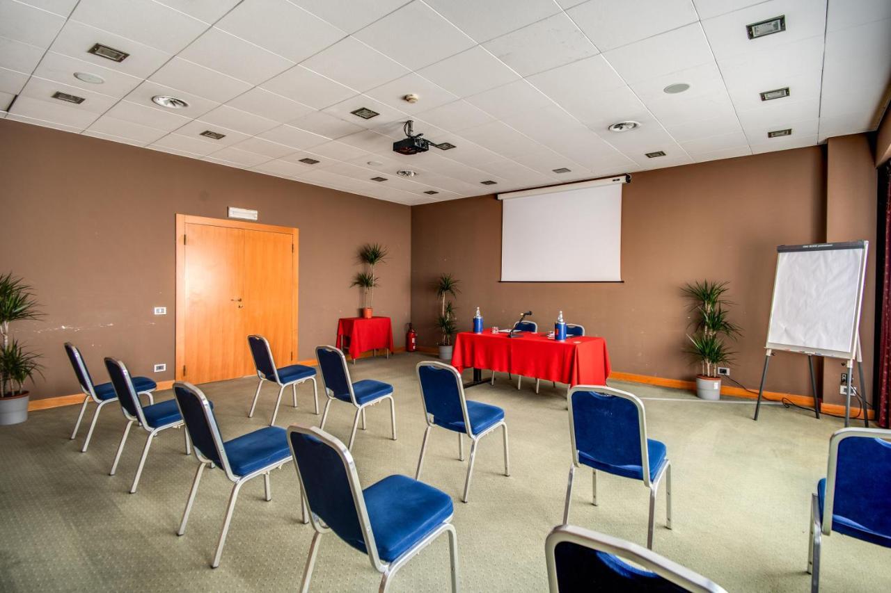 Hotel Della Rotonda Saronno Extérieur photo